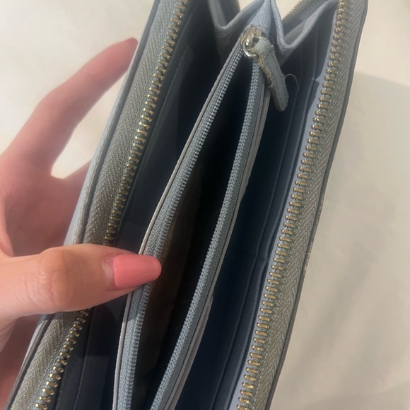 Michael Kors wallet - Picture 2 of 5